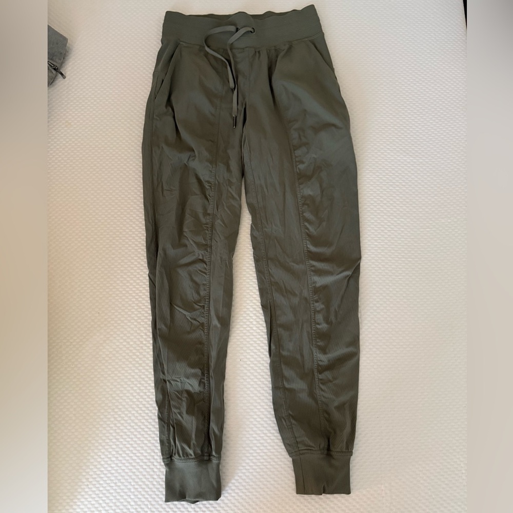 lululemon dance studio mid-rise jogger